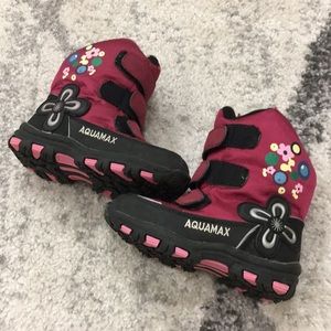 ⚡️$4 FLASH SALE⚡️ Snow Boots Size 6